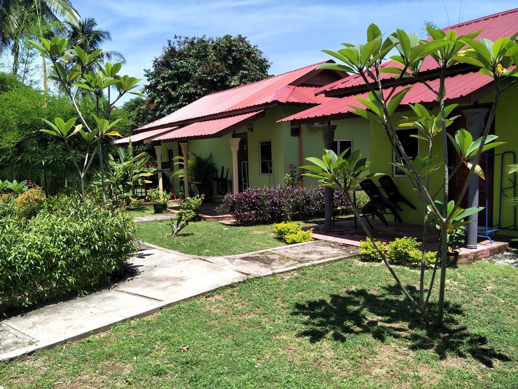 Motel Aurora Damai Pantai Cenang  Exterior photo